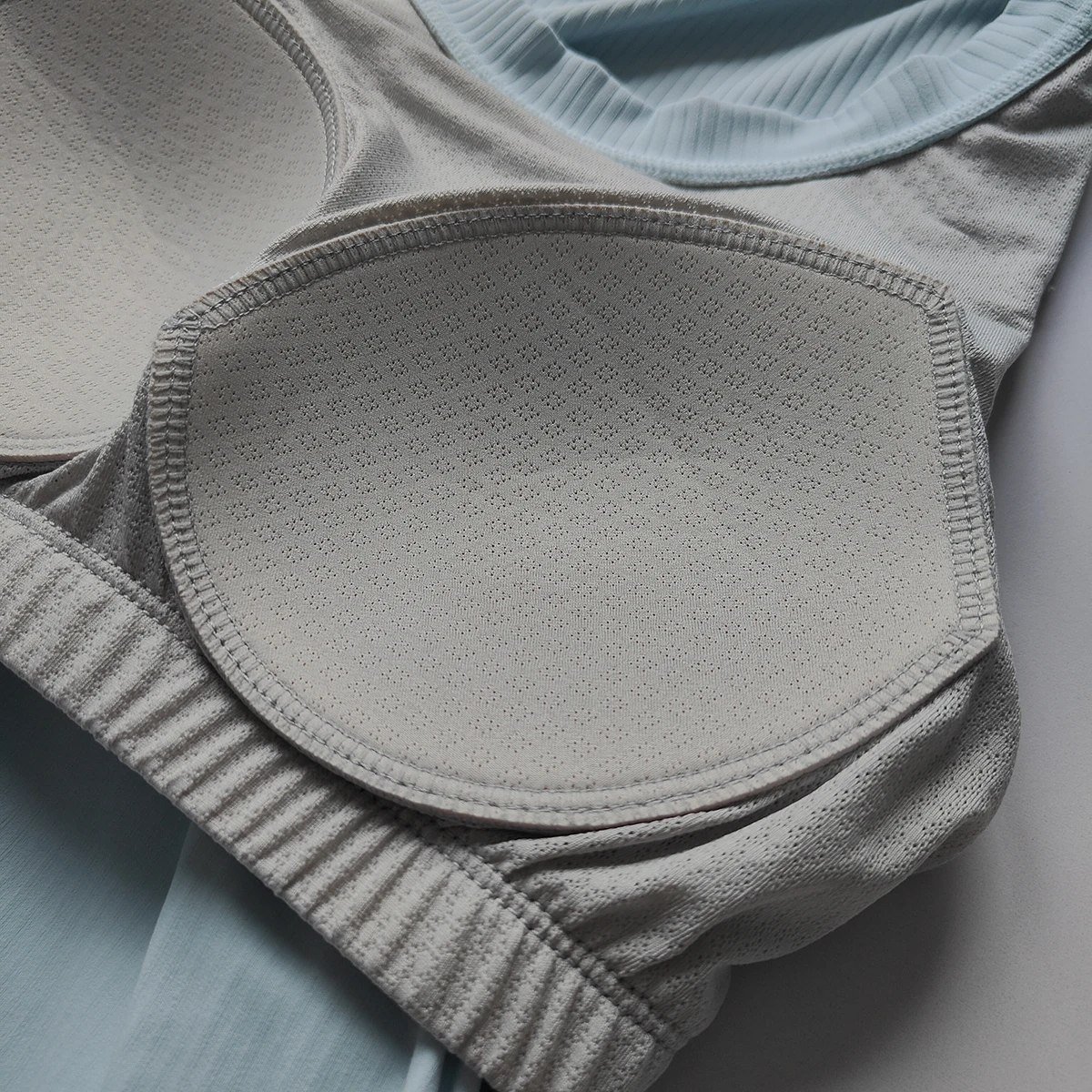 Women’s Seamless Ribbed V-Neck Sports Tank Top – Sleeveless Crop Gym Vest for Yoga, Running & Fitness